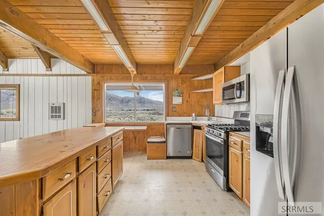 $435,000 | 2440 Cannon Road, Arco, ID 83213