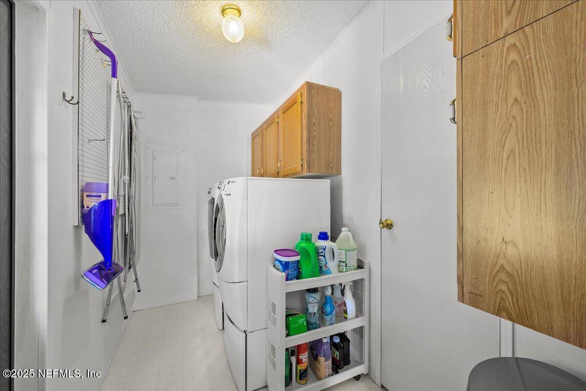 54451 Marsh Road Callahan, FL 32011 - Photo 22 of 26 a room with toys and closet