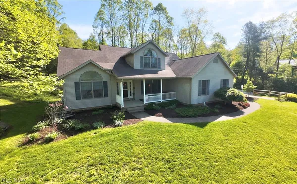$575,000 | 7714 Lucerne Drive, Millersburg, OH 44654