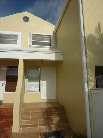 $447,500 | 4535 Southwest 68th Ct Circle, Unit 7, Miami, FL 33155