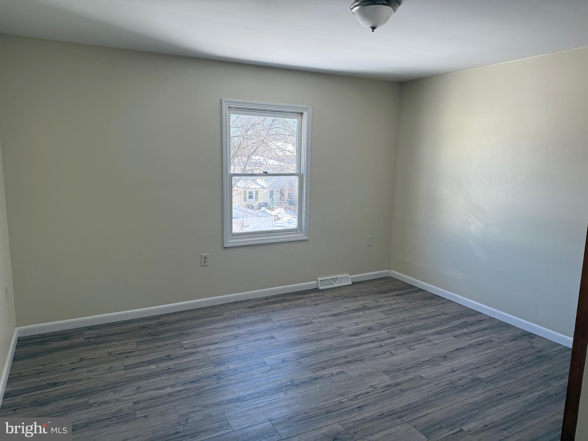 425 Factory Street Carlisle, PA 17013 - Photo 10 of 24