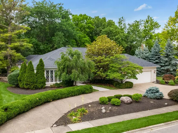 $925,000 | 4275 Shelbourne Lane, Upper Arlington, OH 43220