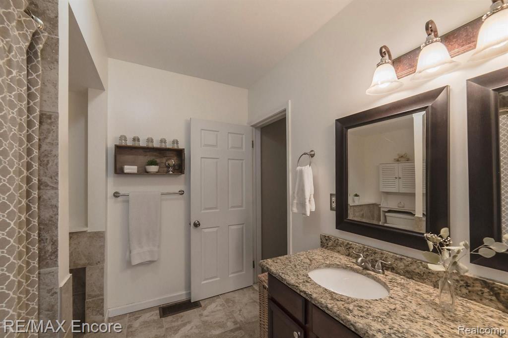 2875 Devondale Road Rochester, MI 48309 - Photo 24 of 42