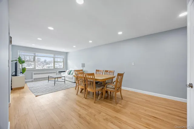 $355,000 | 324 Post Avenue, Unit 8F, Westbury, NY 11590