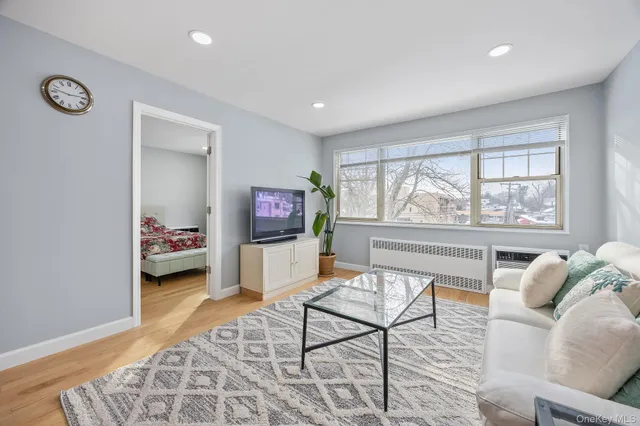 $355,000 | 324 Post Avenue, Unit 8F, Westbury, NY 11590