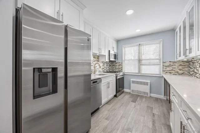 $355,000 | 324 Post Avenue, Unit 8F, Westbury, NY 11590