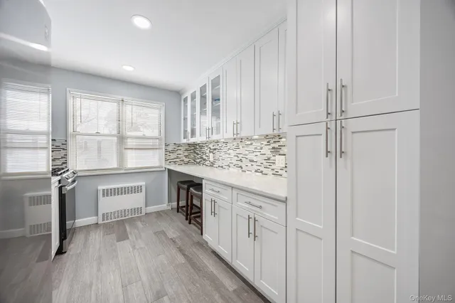 $355,000 | 324 Post Avenue, Unit 8F, Westbury, NY 11590