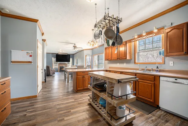 $299,900 | 70219 South River Road, White Pigeon, MI 49099