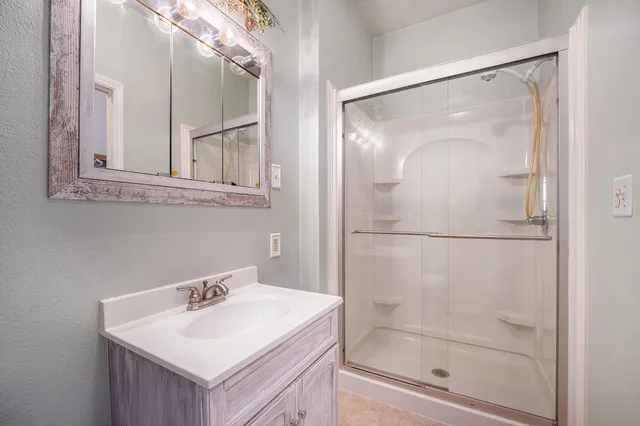 $299,900 | 70219 South River Road, White Pigeon, MI 49099