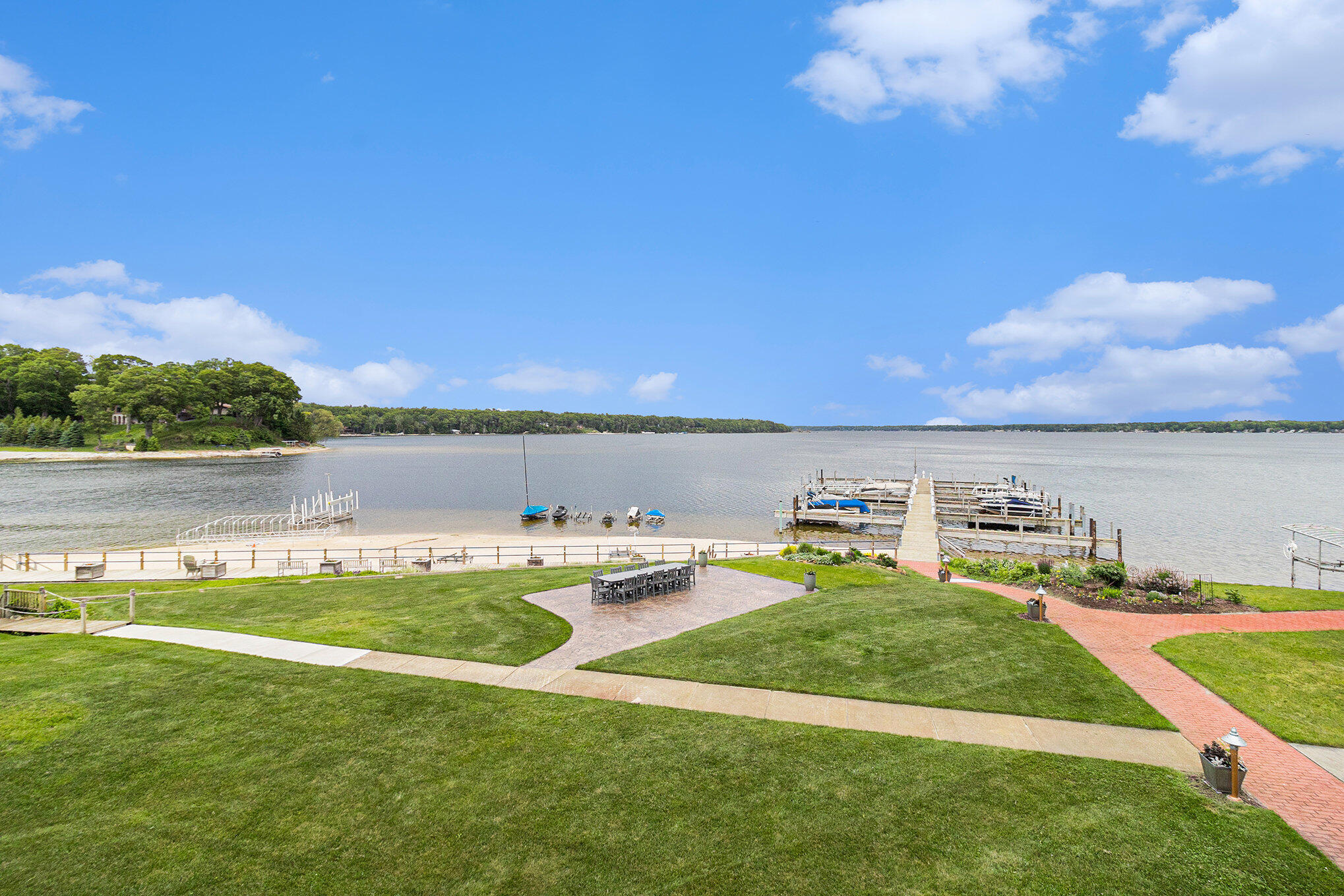 6180 Murray Road, Unit 301 Whitehall, MI 49461 - Photo 6 of 40 034_625a0014_317