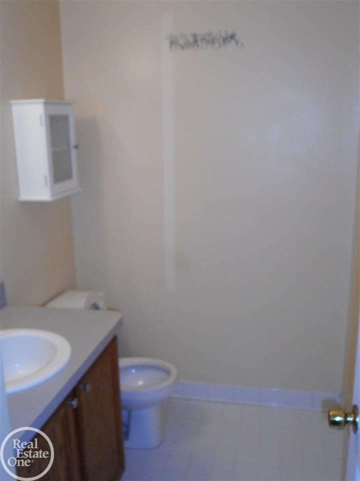 50555 Altman Road New Baltimore, MI 48047 - Photo 10 of 24 31331434-9.JPG