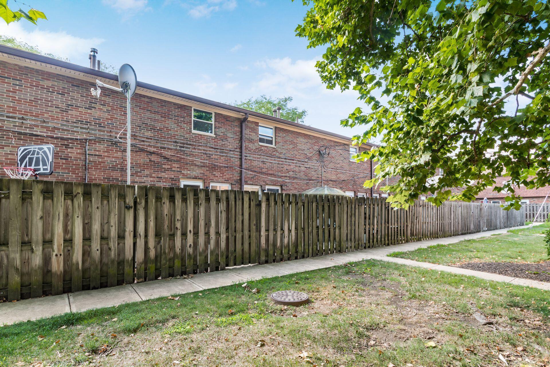 5720 Beechcroft Road, Unit G Columbus, OH 43229 - Photo 23 of 24 027_ Rd Columbus OH 43229 USA