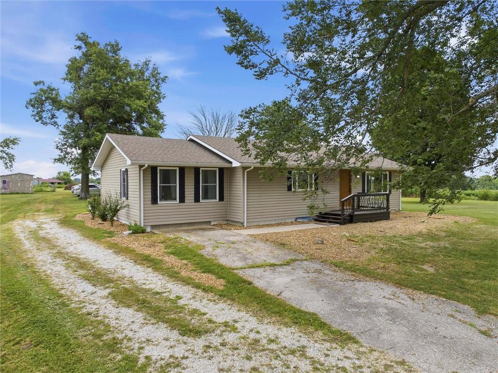 409 Southwest 1200th Road Chilhowee, MO 64733 - Photo 4 of 38