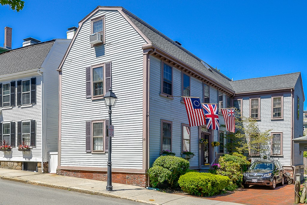 10 State Street, Unit 3 Marblehead, MA 01945 - Photo 1 of 13 Gallery Image 1