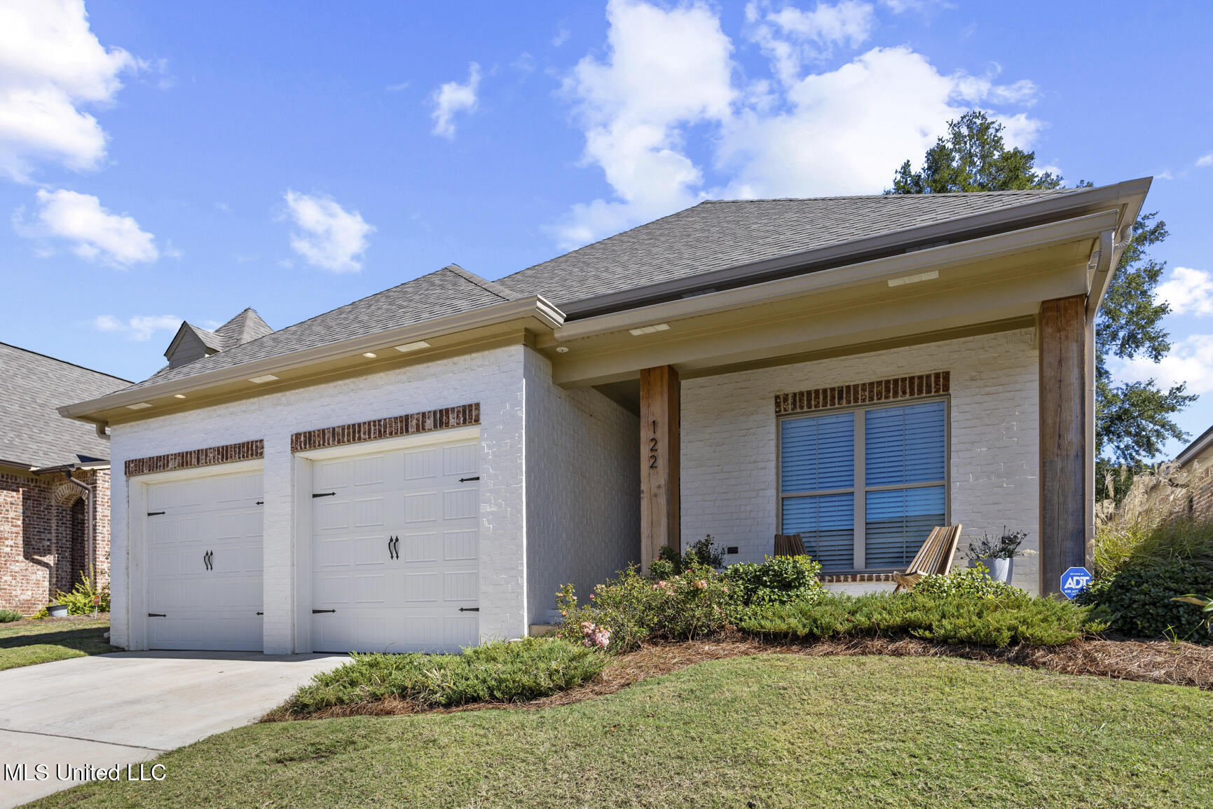 122 Bleu Drive Ridgeland, MS 39157 - Photo 2 of 21 122 Bleu Dr-2