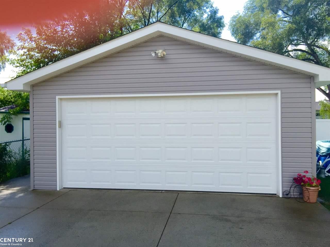2360 Melvin Avenue Rochester Hills, MI 48307 - Photo 17 of 19