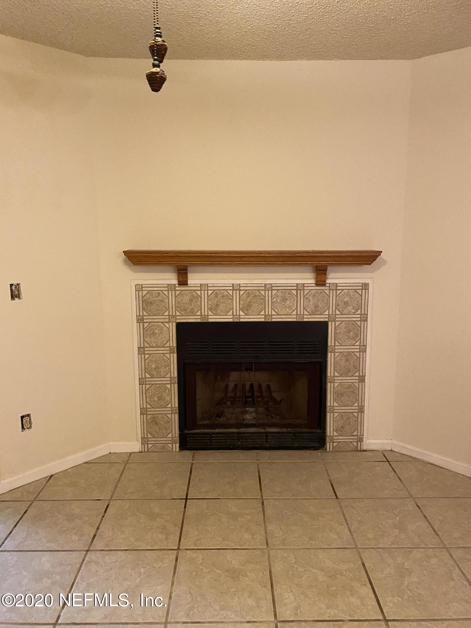 3801 Crown Point Road, Unit 3092 Jacksonville, FL 32257 - Photo 2 of 18 IMG_1339