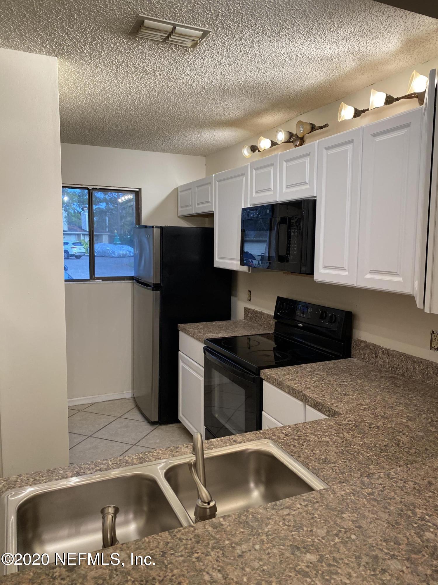 3801 Crown Point Road, Unit 3092 Jacksonville, FL 32257 - Photo 3 of 18 IMG_1340