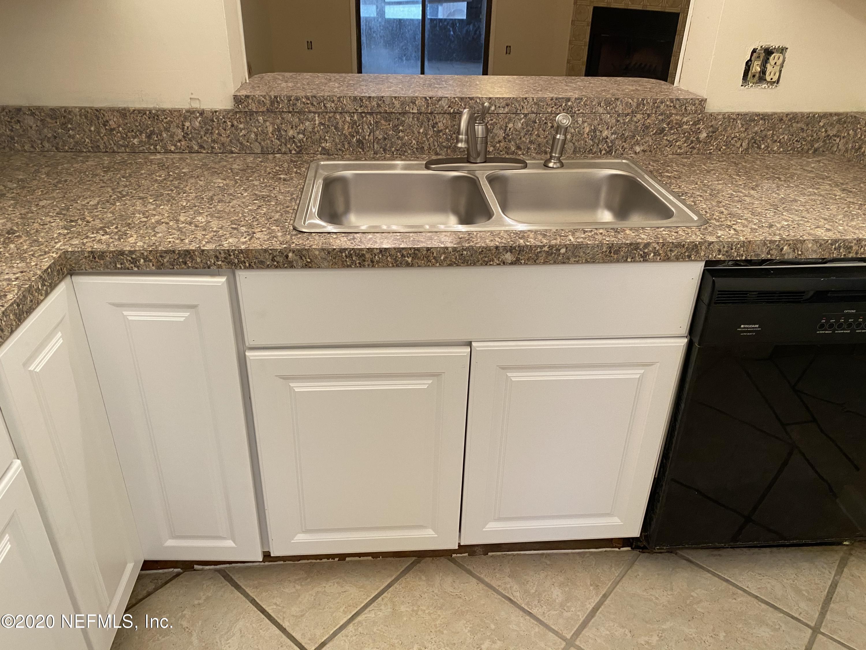 3801 Crown Point Road, Unit 3092 Jacksonville, FL 32257 - Photo 5 of 18 IMG_1342