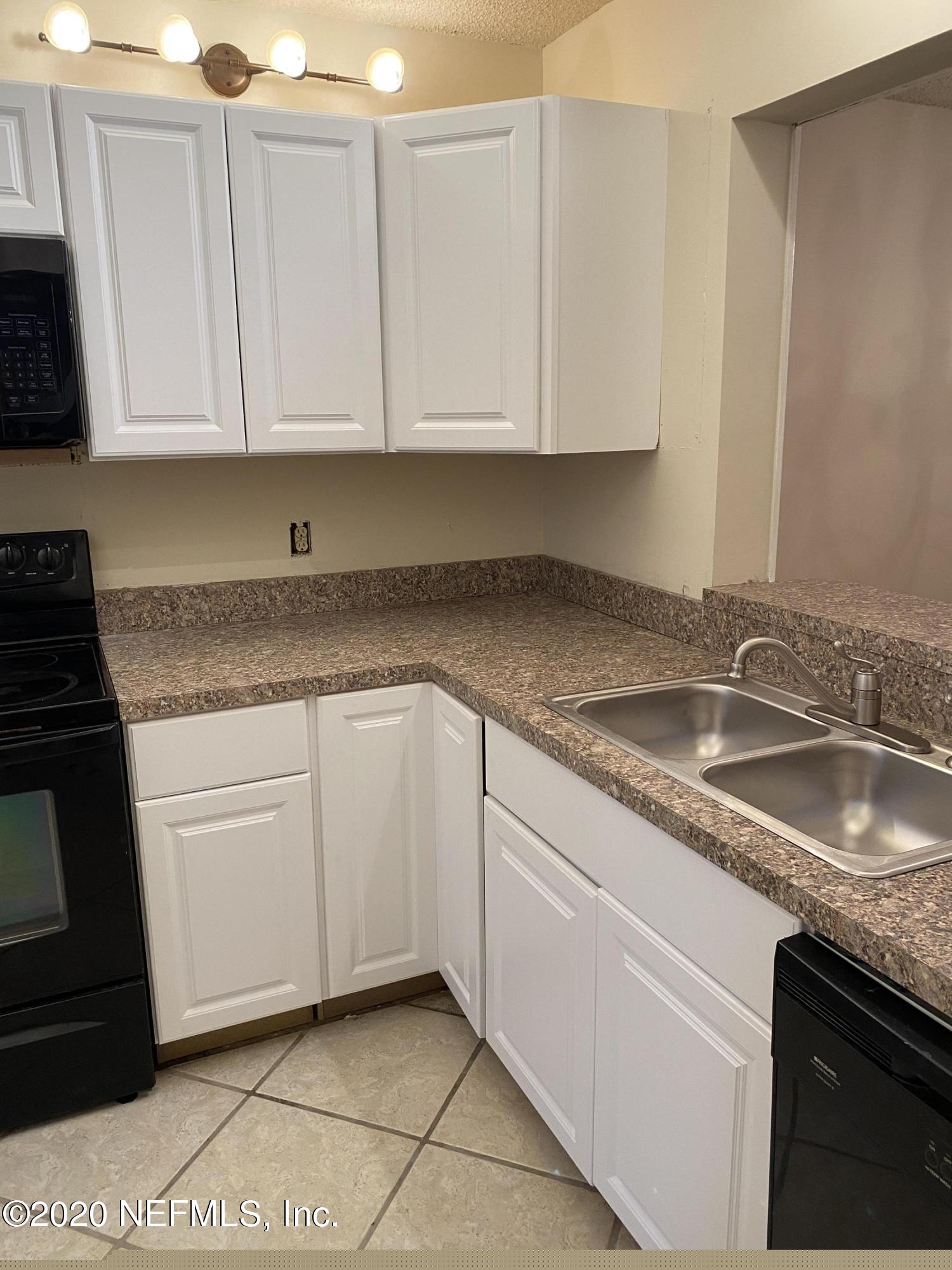 3801 Crown Point Road, Unit 3092 Jacksonville, FL 32257 - Photo 7 of 18 IMG_1344