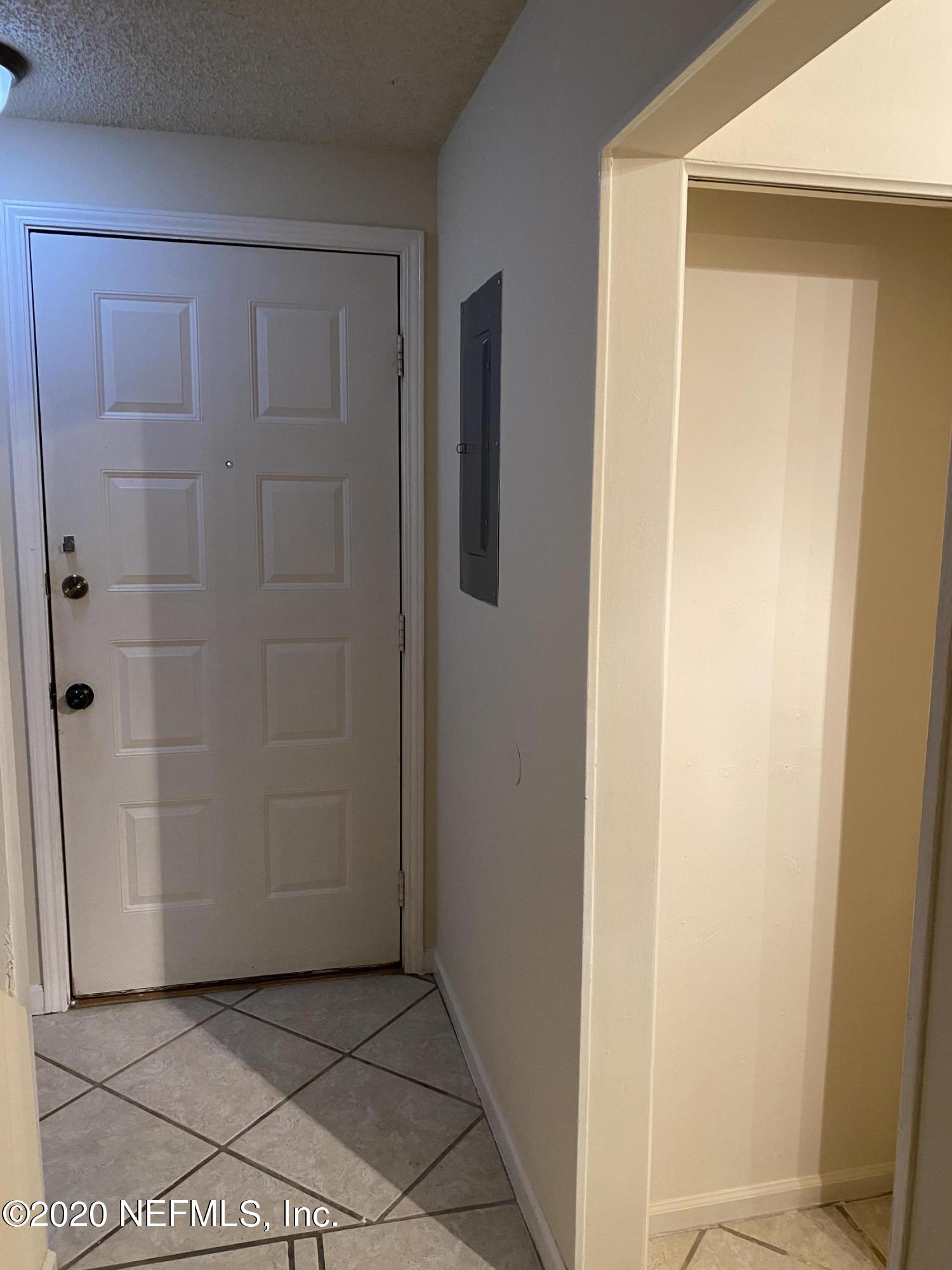 3801 Crown Point Road, Unit 3092 Jacksonville, FL 32257 - Photo 8 of 18 IMG_1345