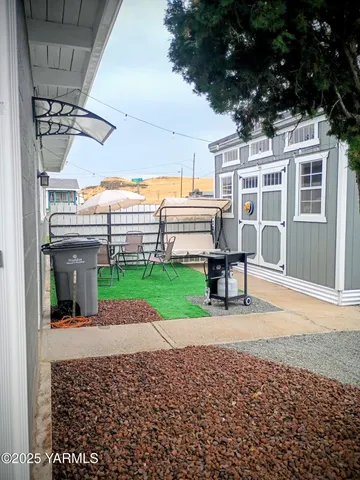 $184,000 | 260 Church Street South, Washtucna, WA 99371