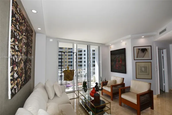 $6,500 | 801 Brickell Key Boulevard, Unit 1209, Miami, FL 33131