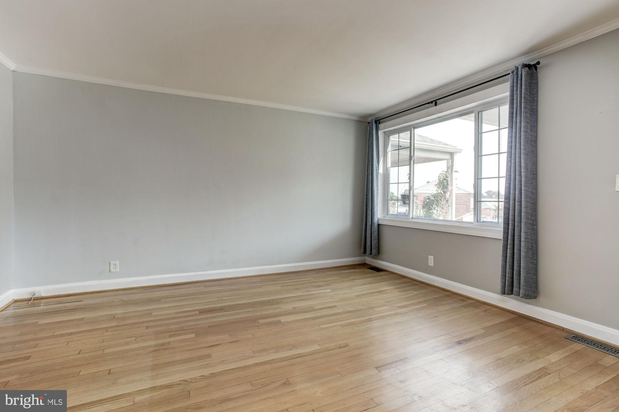1116 Elm Road Halethorpe, MD 21227 - Photo 6 of 43 Living room