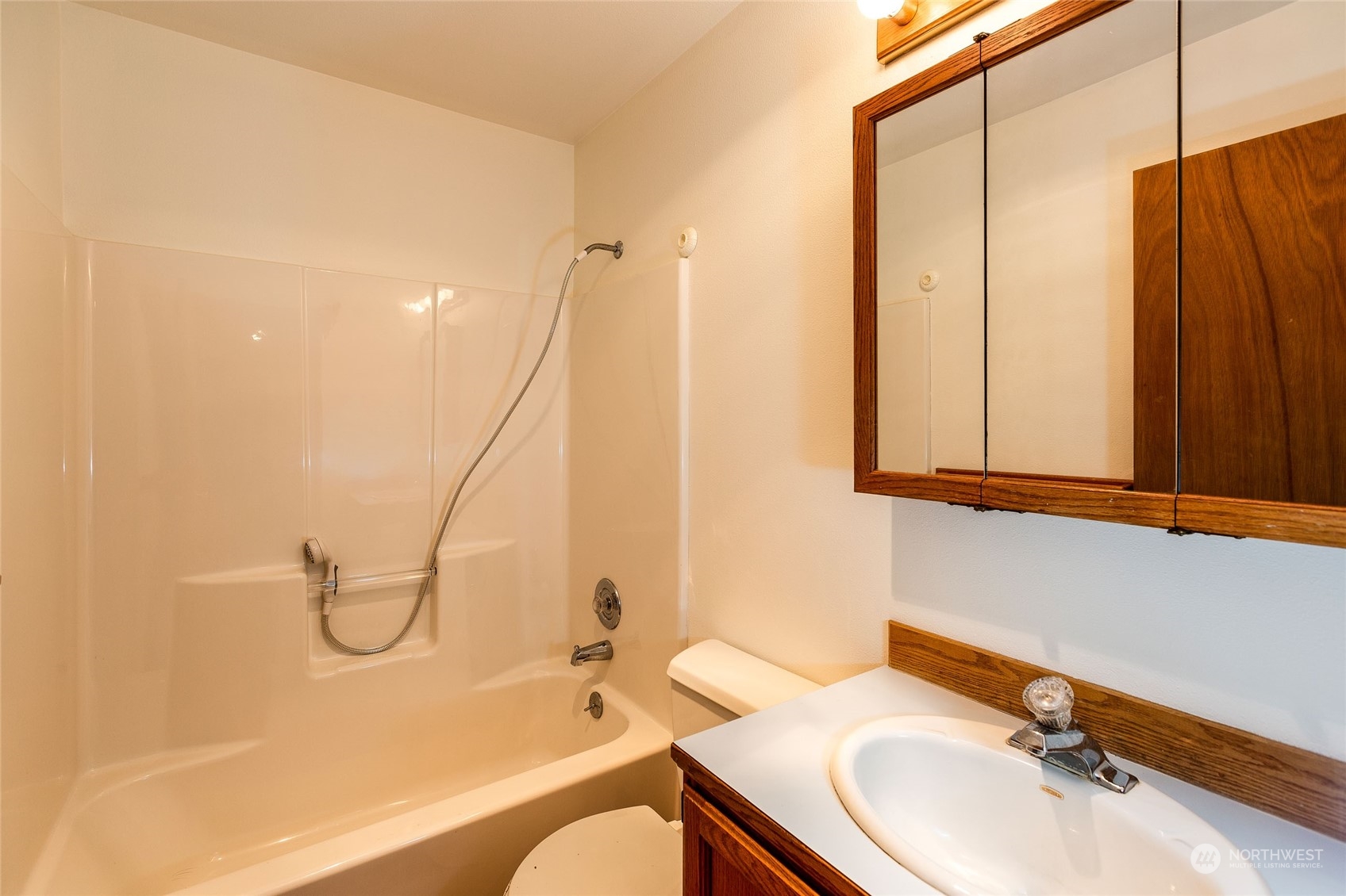 198 Ridgedale Road Friday Harbor, WA 98250 - Photo 28 of 39 a bathroom with a sink a toilet and shower