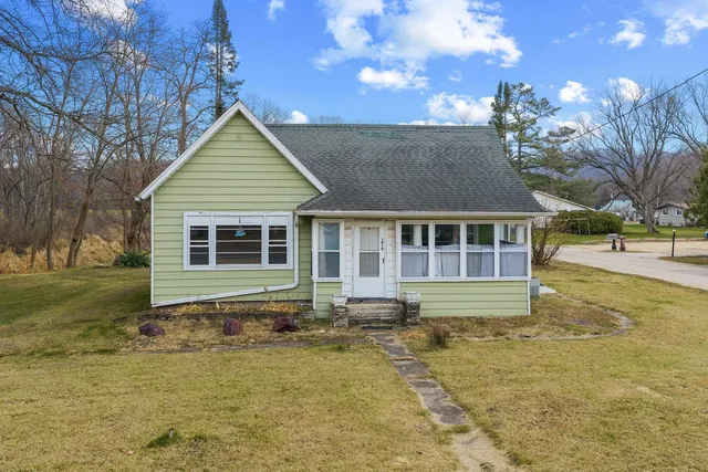 $157,000 | 1919 Allison Park Drive, Richland Center, WI 53581