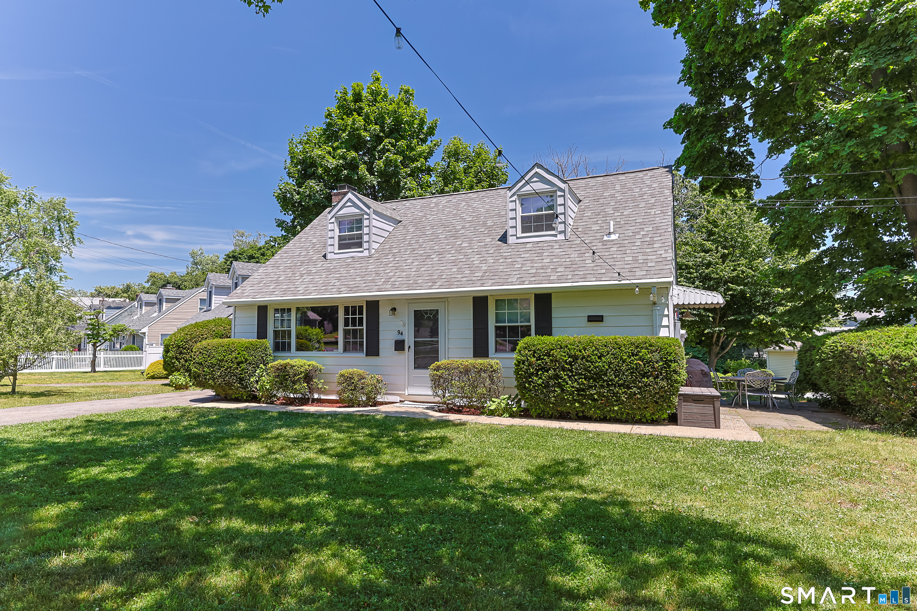 94 Mathews Street Stamford, CT 06902 - Photo 4 of 39
