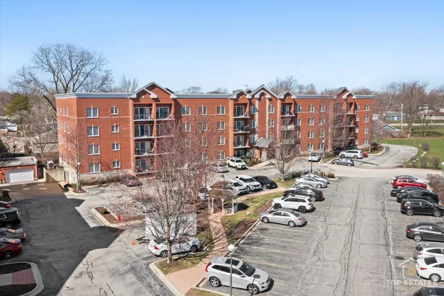 $2,250 | 3501 Wellington Court, Unit 409, Rolling Meadows, IL 60008