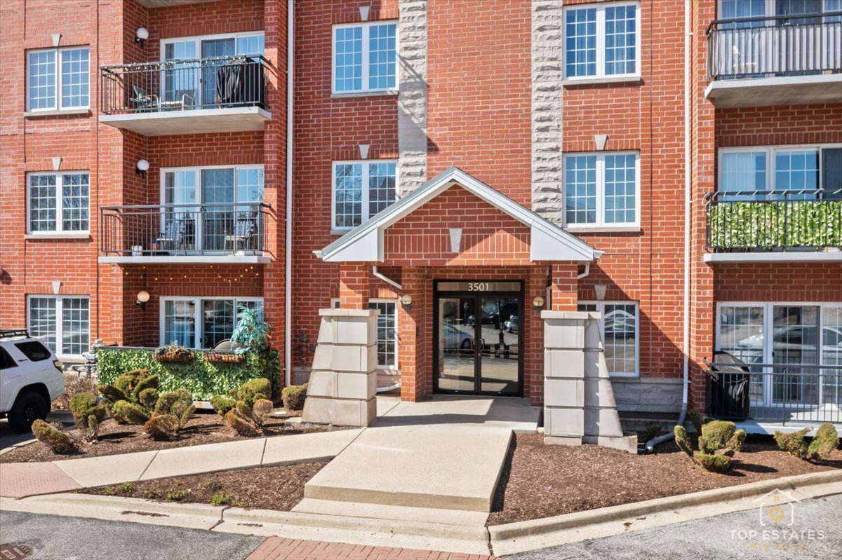 3501 Wellington Court, Unit 409 Rolling Meadows, IL 60008 - Photo 4 of 12