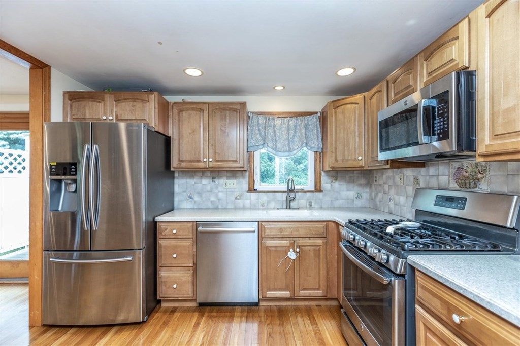 20 Cormier Road Burlington, MA 01803 - Photo 11 of 38 Gallery Image 11