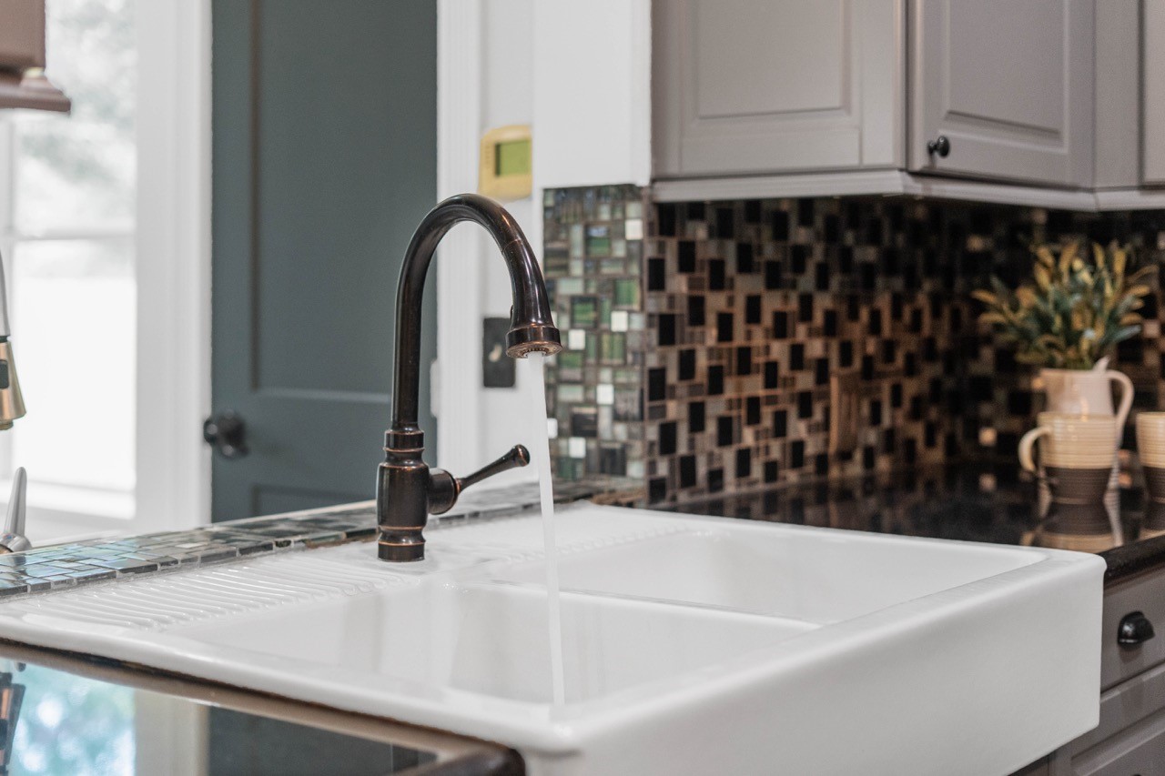 20406 Ranger Point Court Katy, TX 77450 - Photo 16 of 50 Farmhouse Sink
