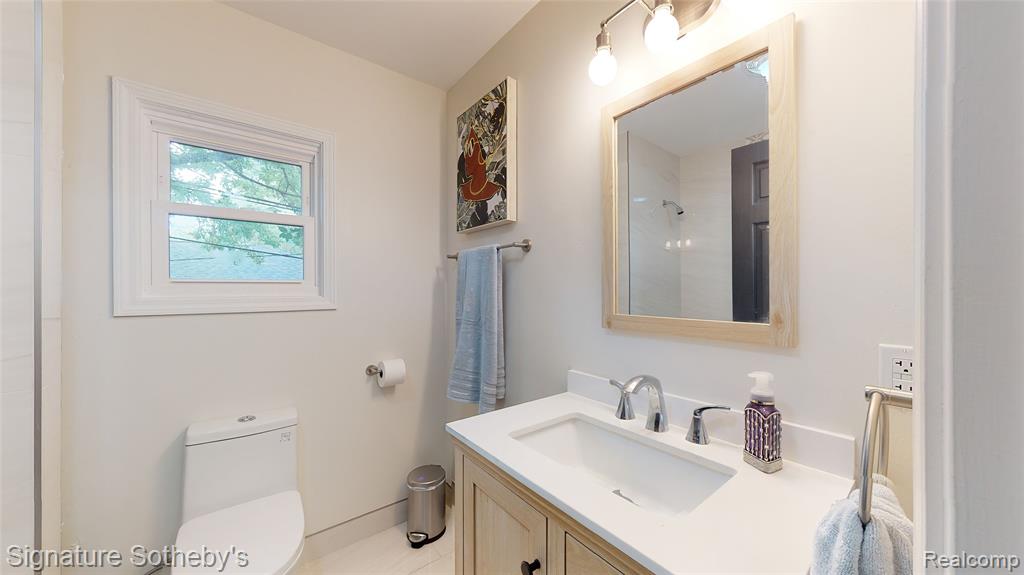 2002 Ridgemont Road Grosse Pointe, MI 48236 - Photo 13 of 37