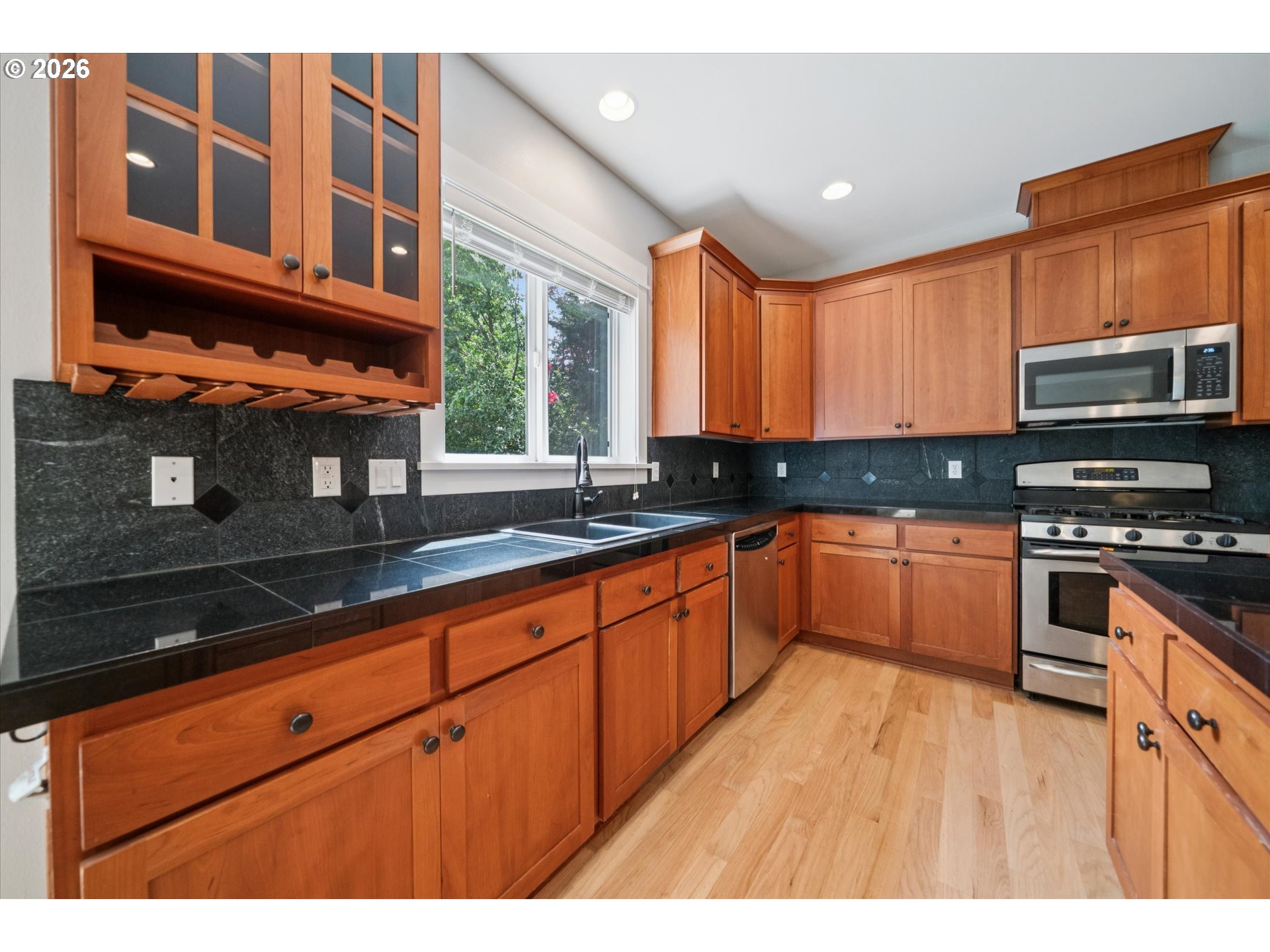 4434 Southwest Arnold Street Portland, OR 97219 - Photo 11 of 43 Gallery Image 11