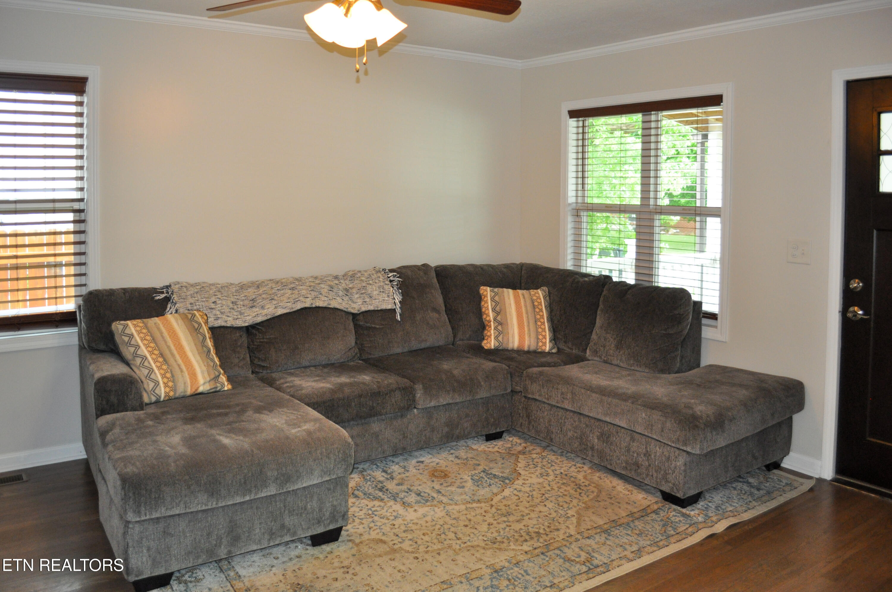 822 Carson Street Greeneville, TN 37743 - Photo 4 of 23 DSC_0105