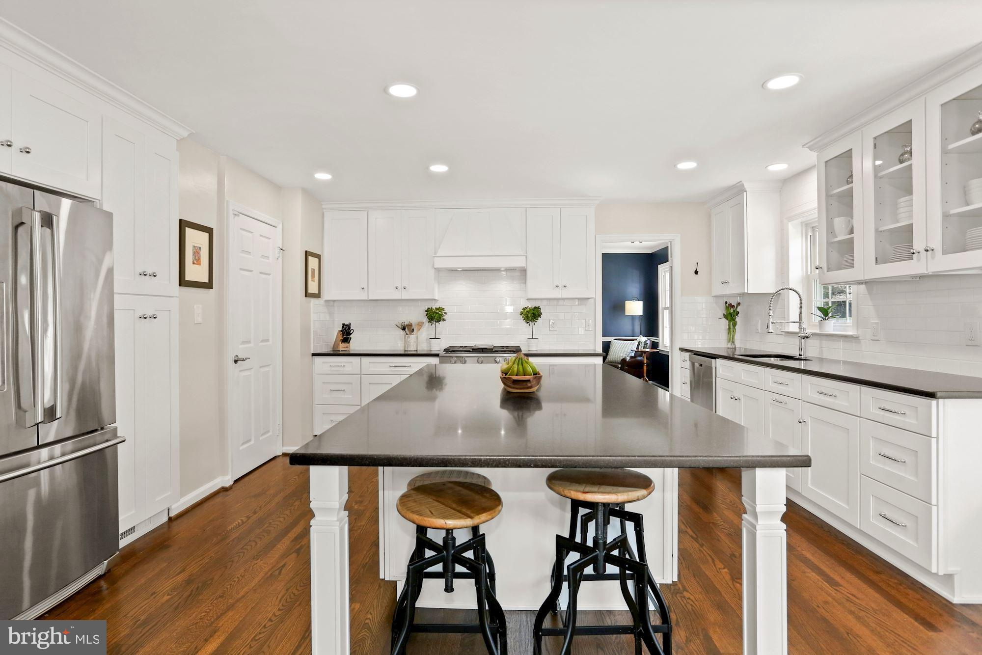 9512 Reach Road Potomac, MD 20854 - Photo 13 of 43 Gourmet Kitchen