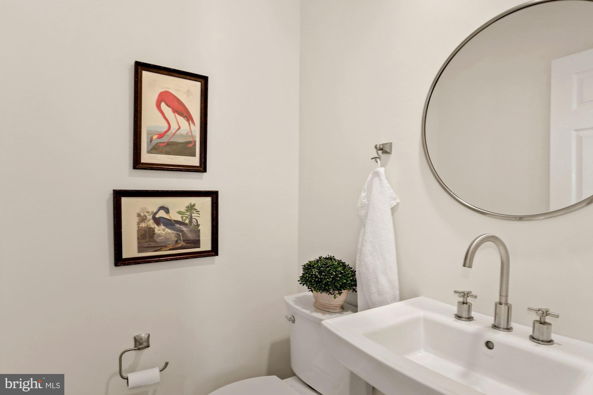 9512 Reach Road Potomac, MD 20854 - Photo 15 of 43 Powder Room