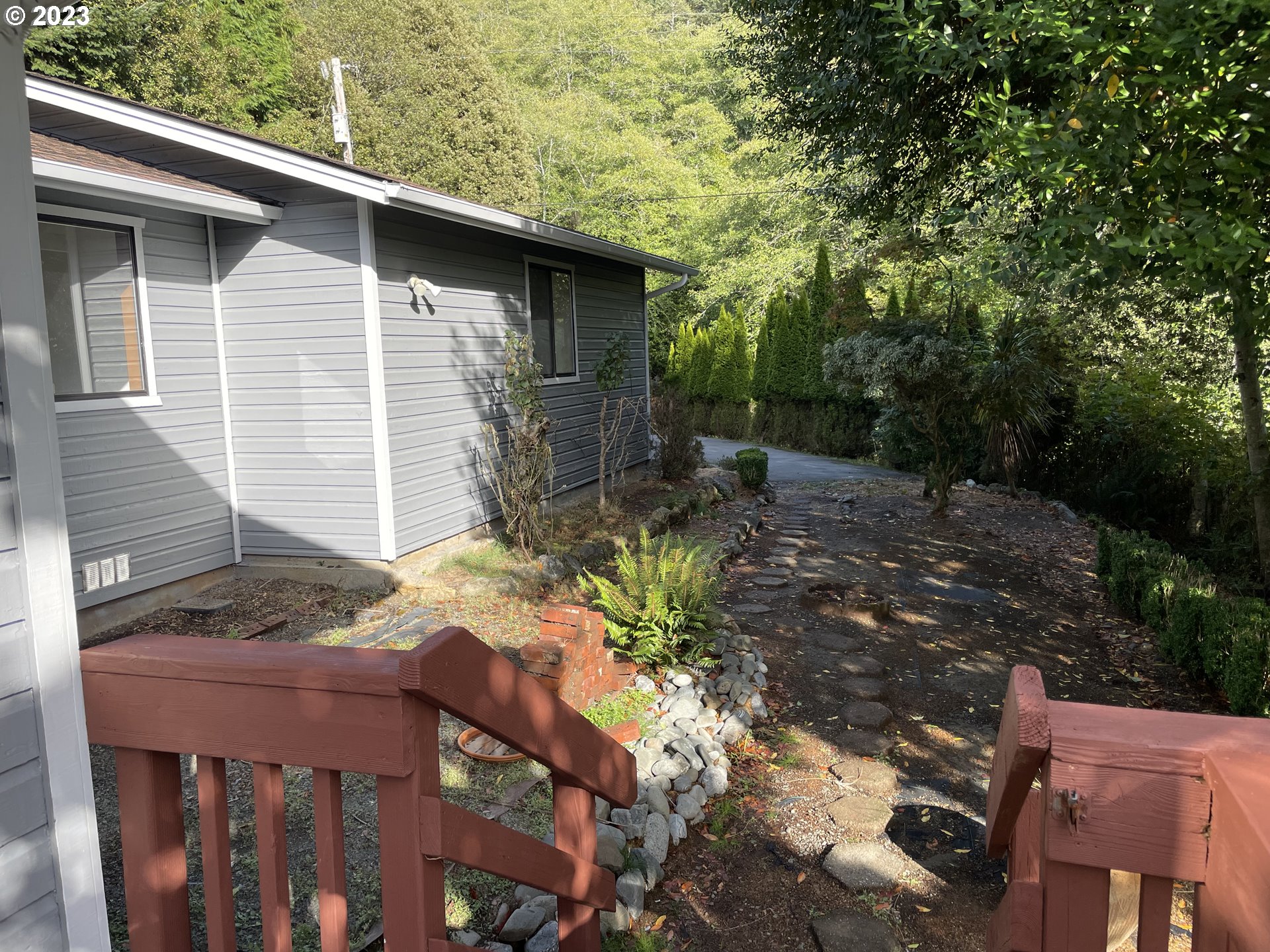 16996 Old County Road Brookings, OR 97415 - Photo 15 of 22 Gallery Image 15