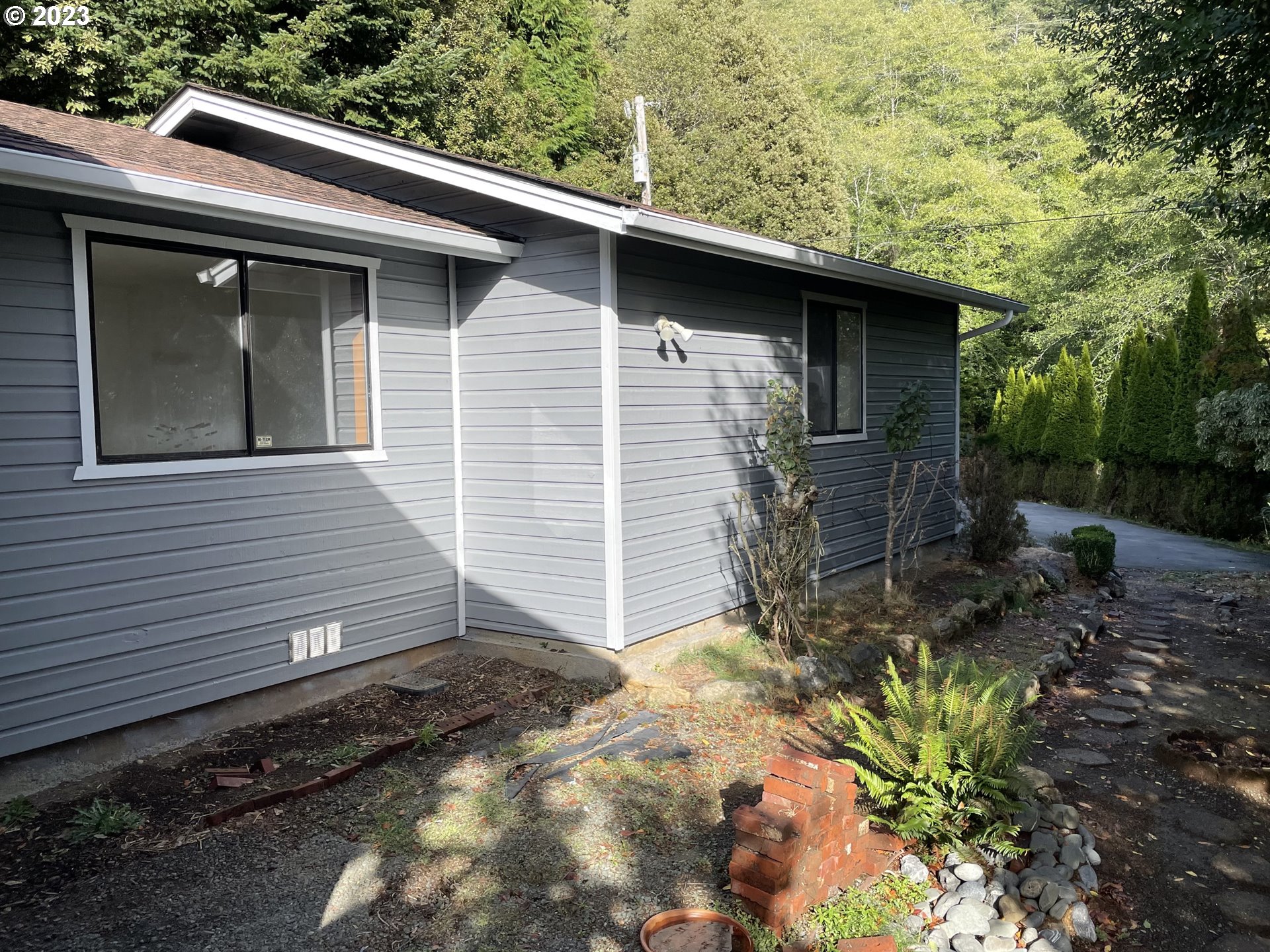 16996 Old County Road Brookings, OR 97415 - Photo 17 of 22 Gallery Image 17