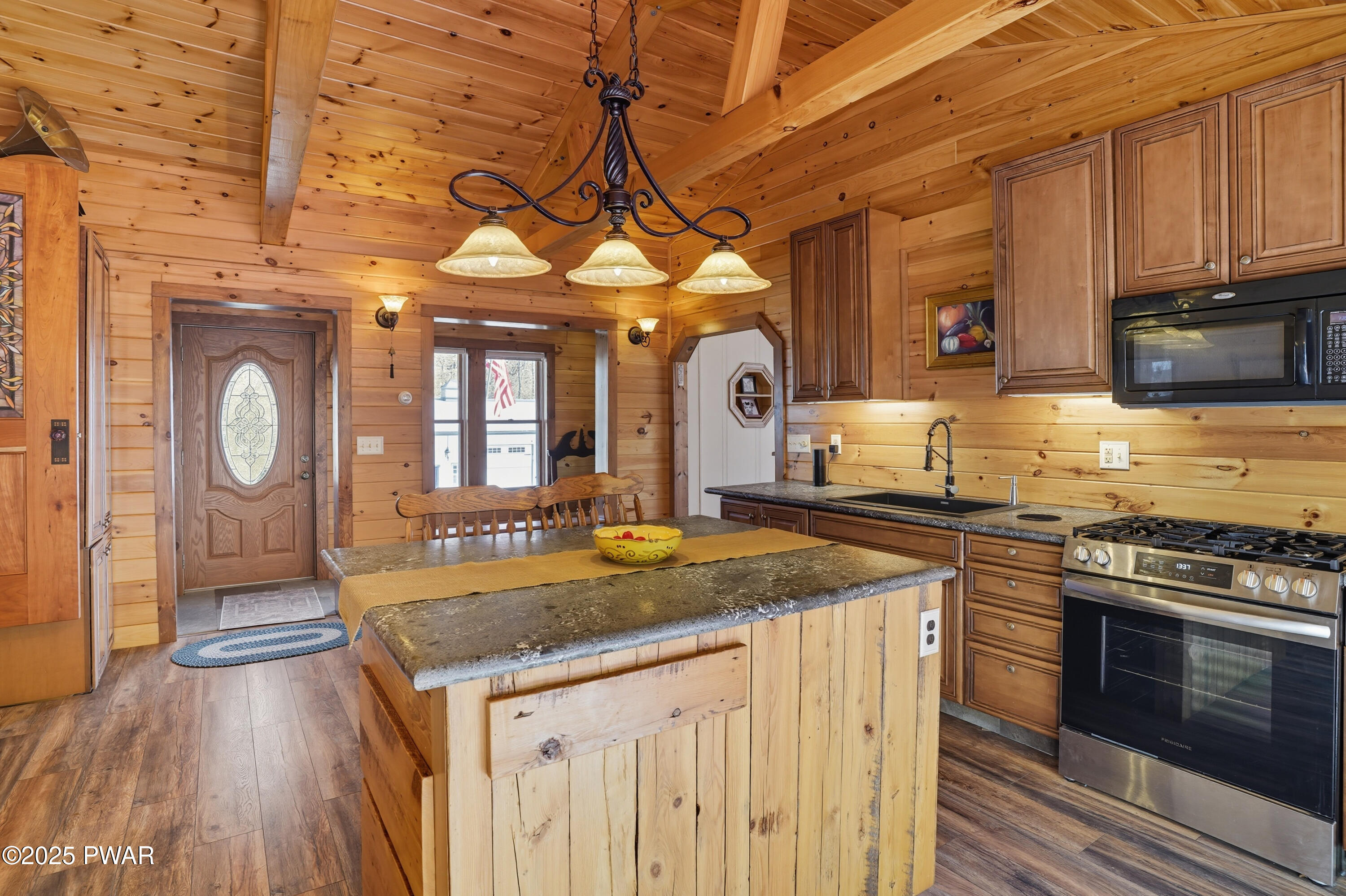 124 Rainbow Road Lakewood, PA 18439 - Photo 17 of 68