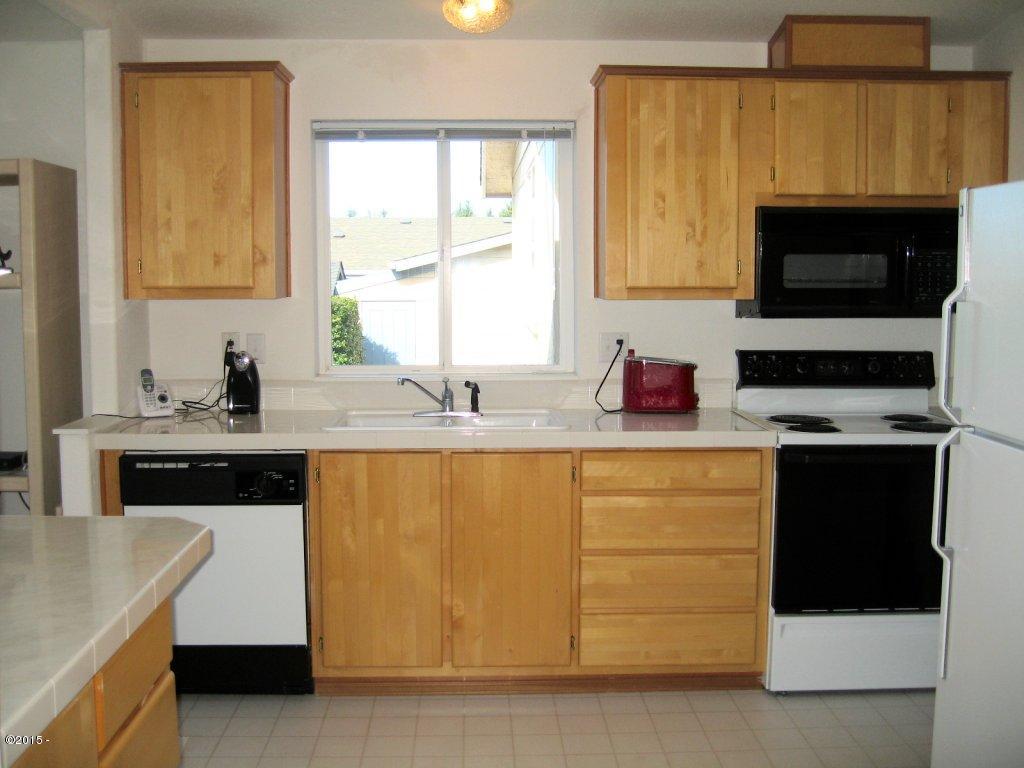 628 Northeast 57th Street Newport, OR 97365 - Photo 7 of 18 Kitchen view 1