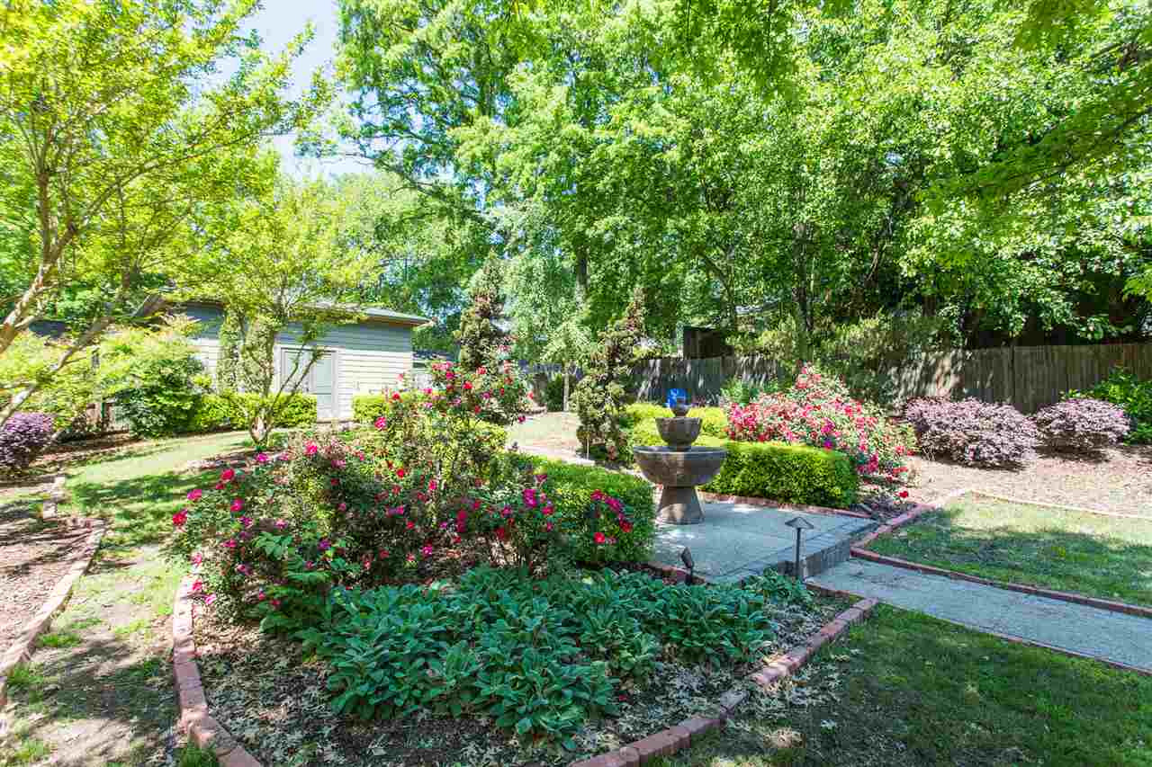 415 Elm Street Raleigh, NC 27604 - Photo 2 of 16 Patio/Garden