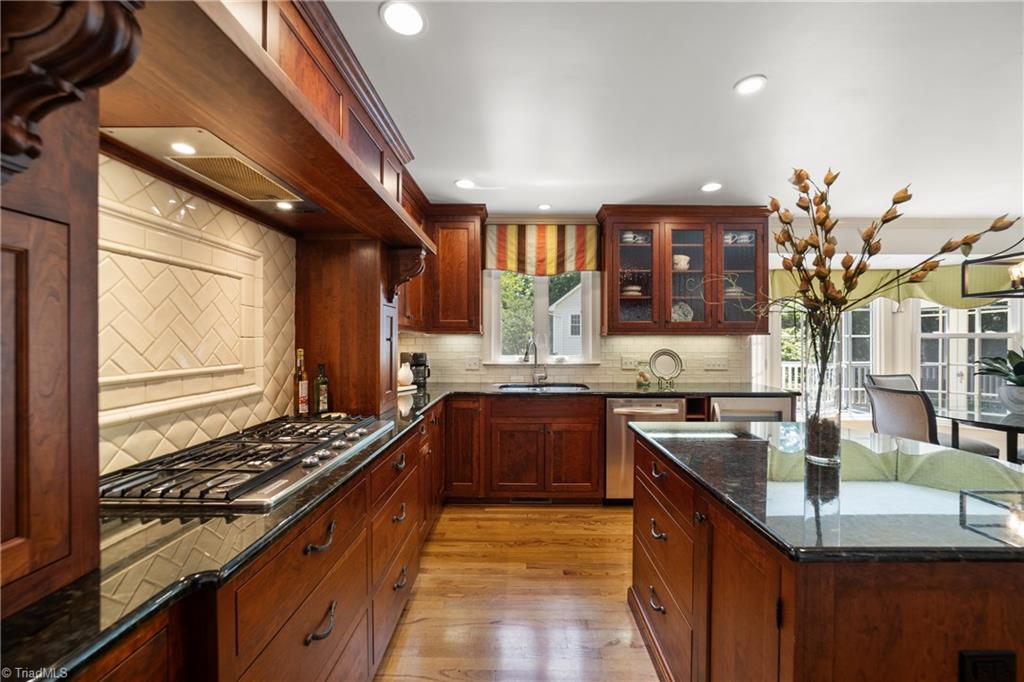 1015 Greenhurst Road Winston-Salem, NC 27104 - Photo 10 of 48