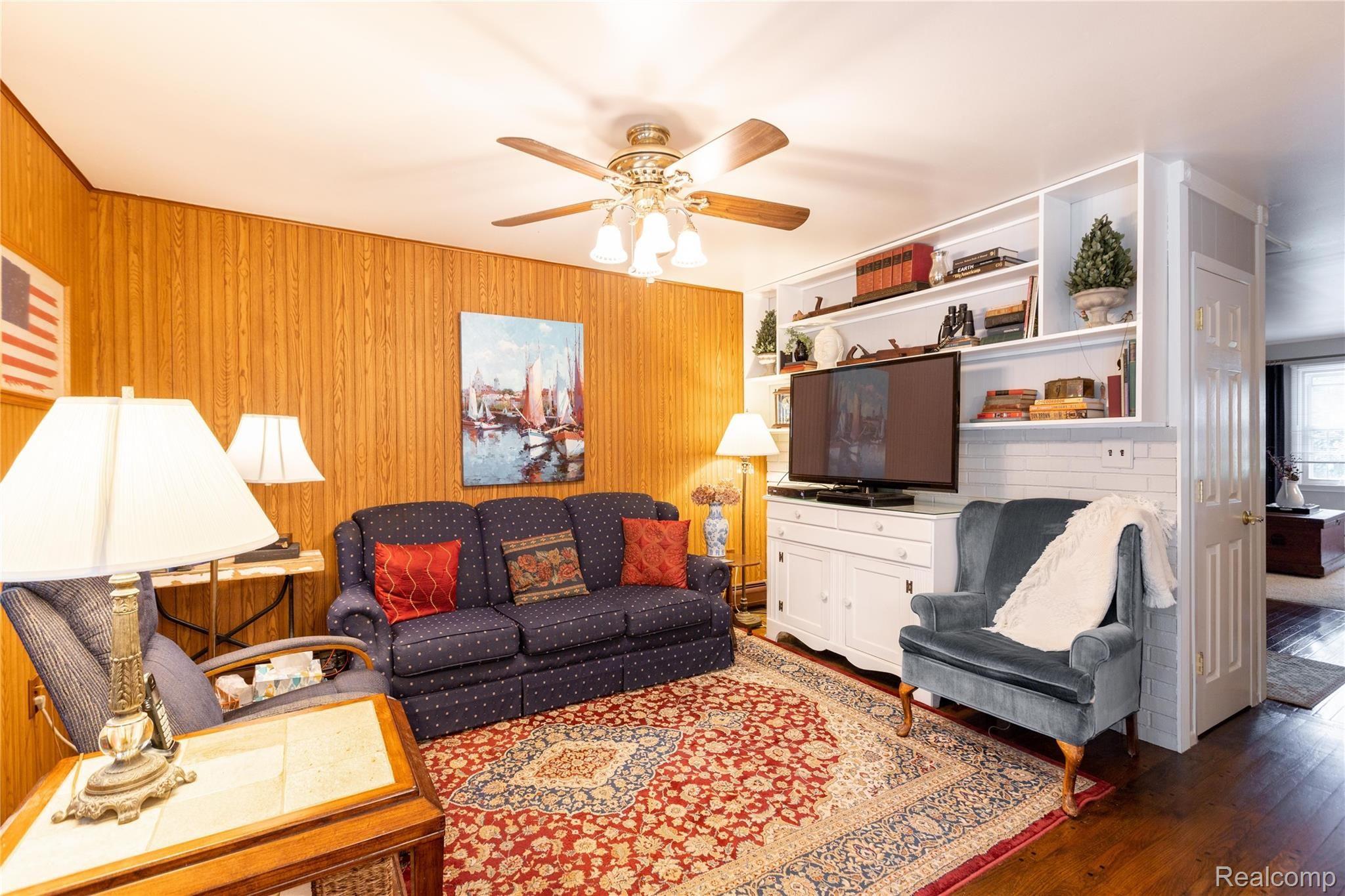 8416 Rucker Road Grosse Ile, MI 48138 - Photo 29 of 37 Additional view of family room.