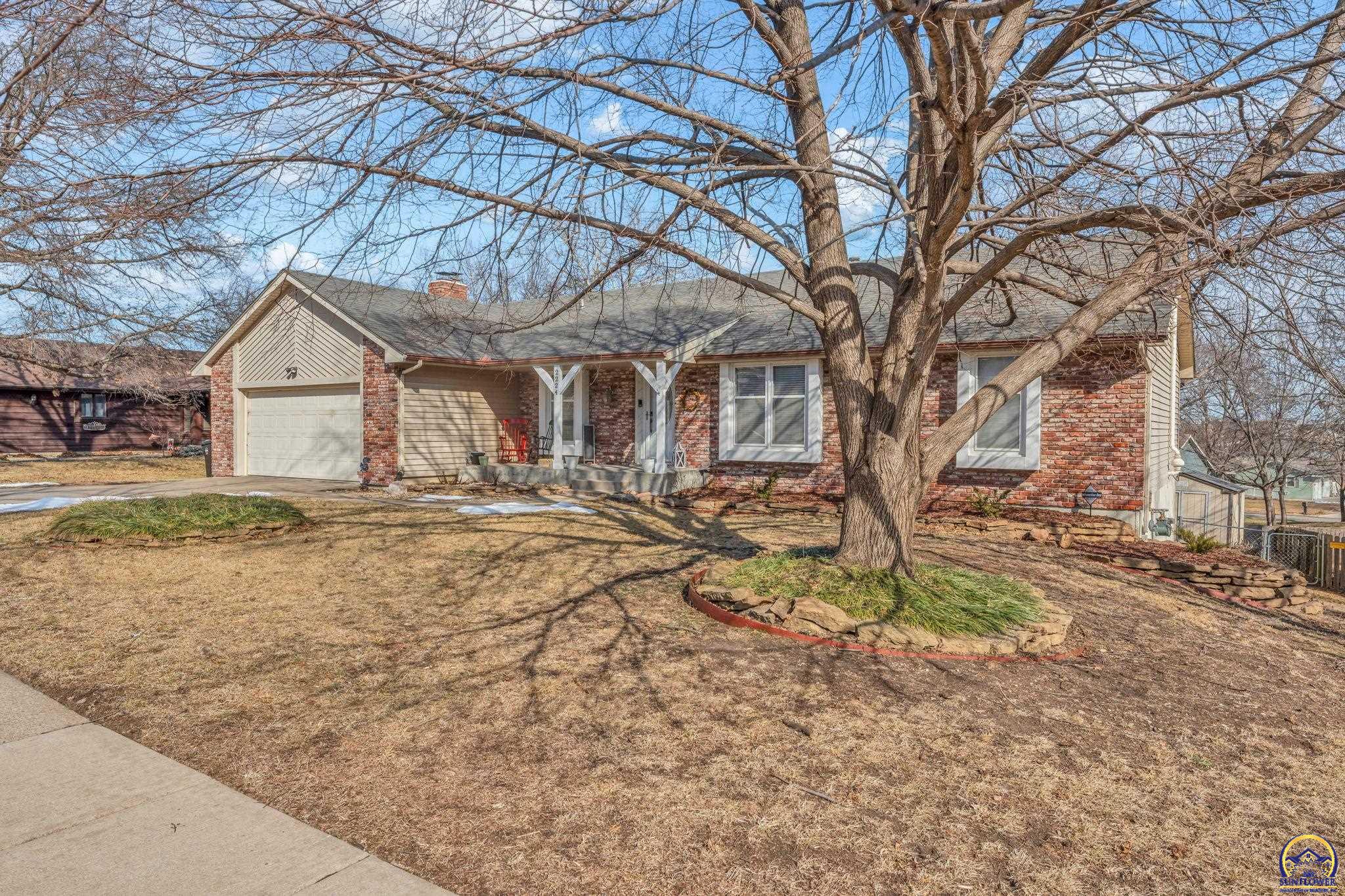 2224 Southwest Alameda Court Topeka, KS 66614 - Photo 2 of 50