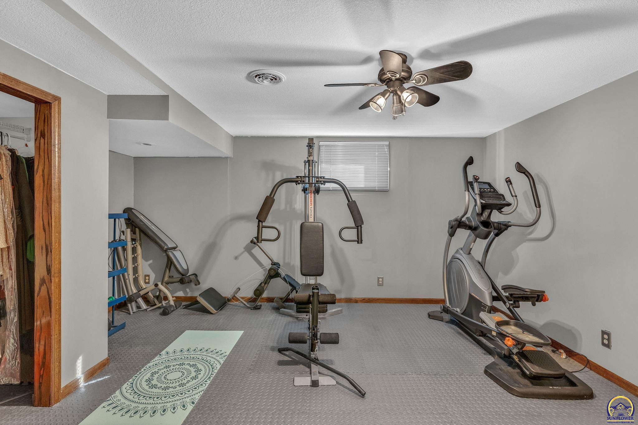 2224 Southwest Alameda Court Topeka, KS 66614 - Photo 39 of 50