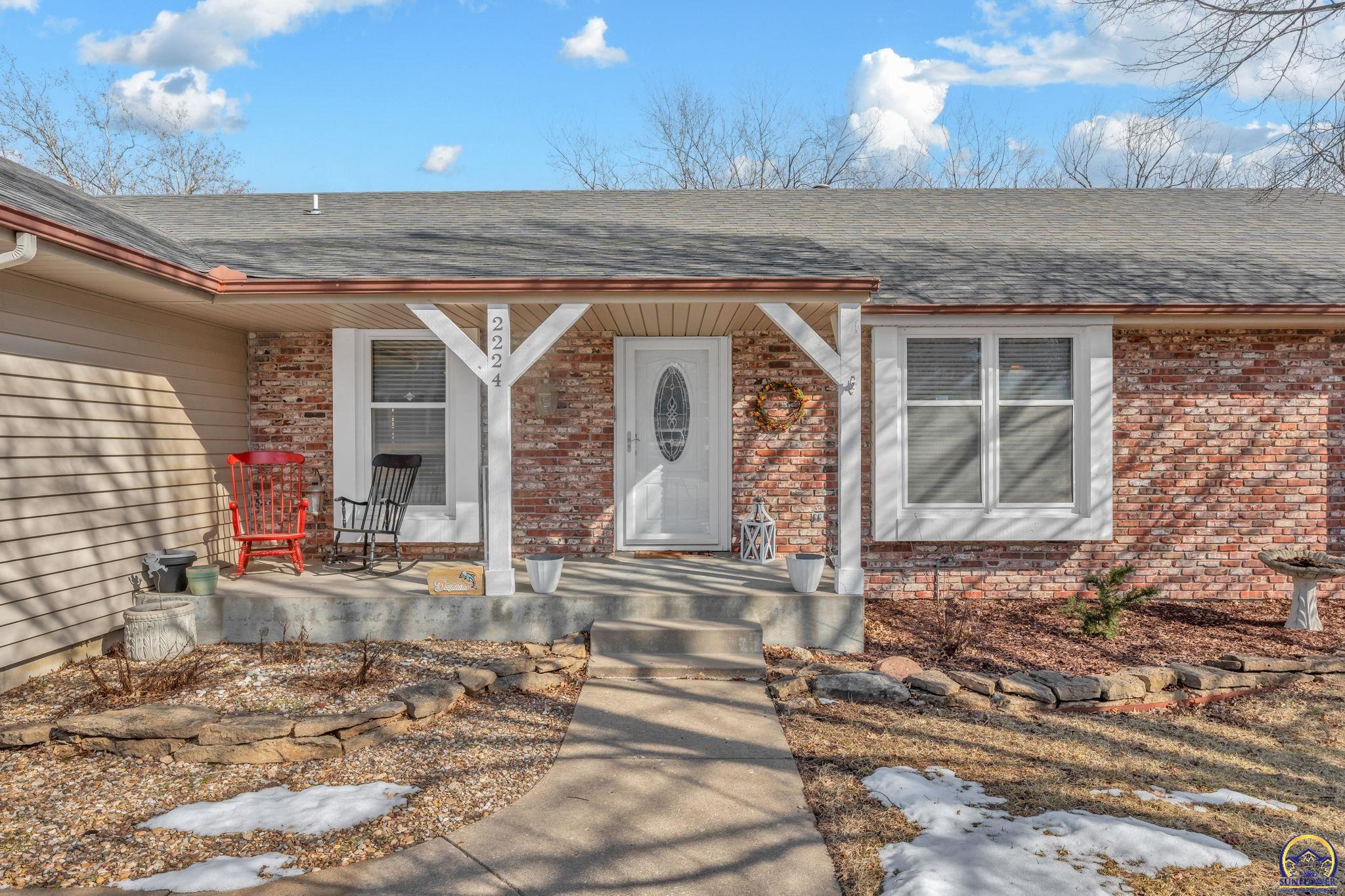 2224 Southwest Alameda Court Topeka, KS 66614 - Photo 4 of 50